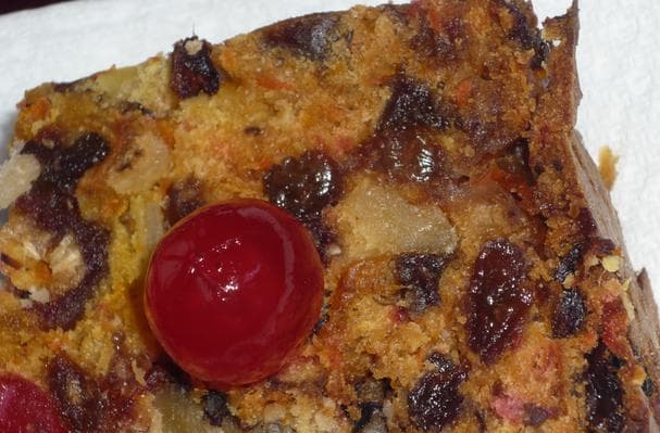 Sugar and Butter Free Fruit and Nut Cake !