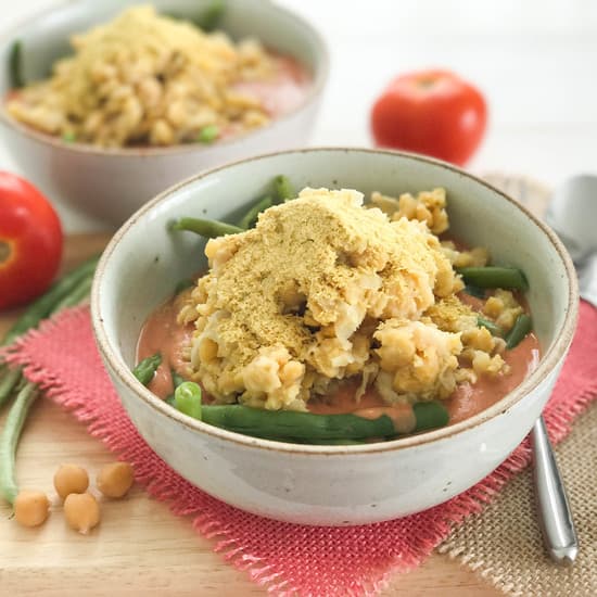 Green Beans with Creamy Tomato Sauce and Chickpeas