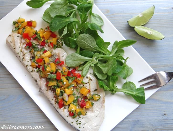 Grilled swordfish with mango salsa