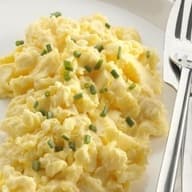 Simple Scrambled Eggs With Cottage Cheese