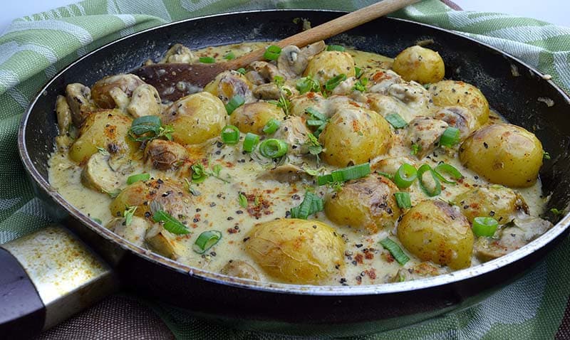 baby baked potatoes in mushroom sauce
