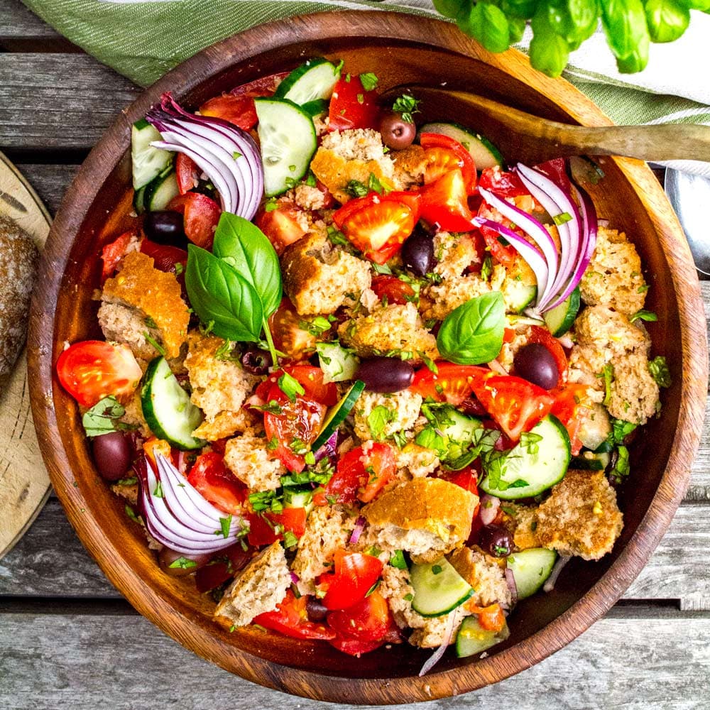 Panzanella - classic italian tomato salad