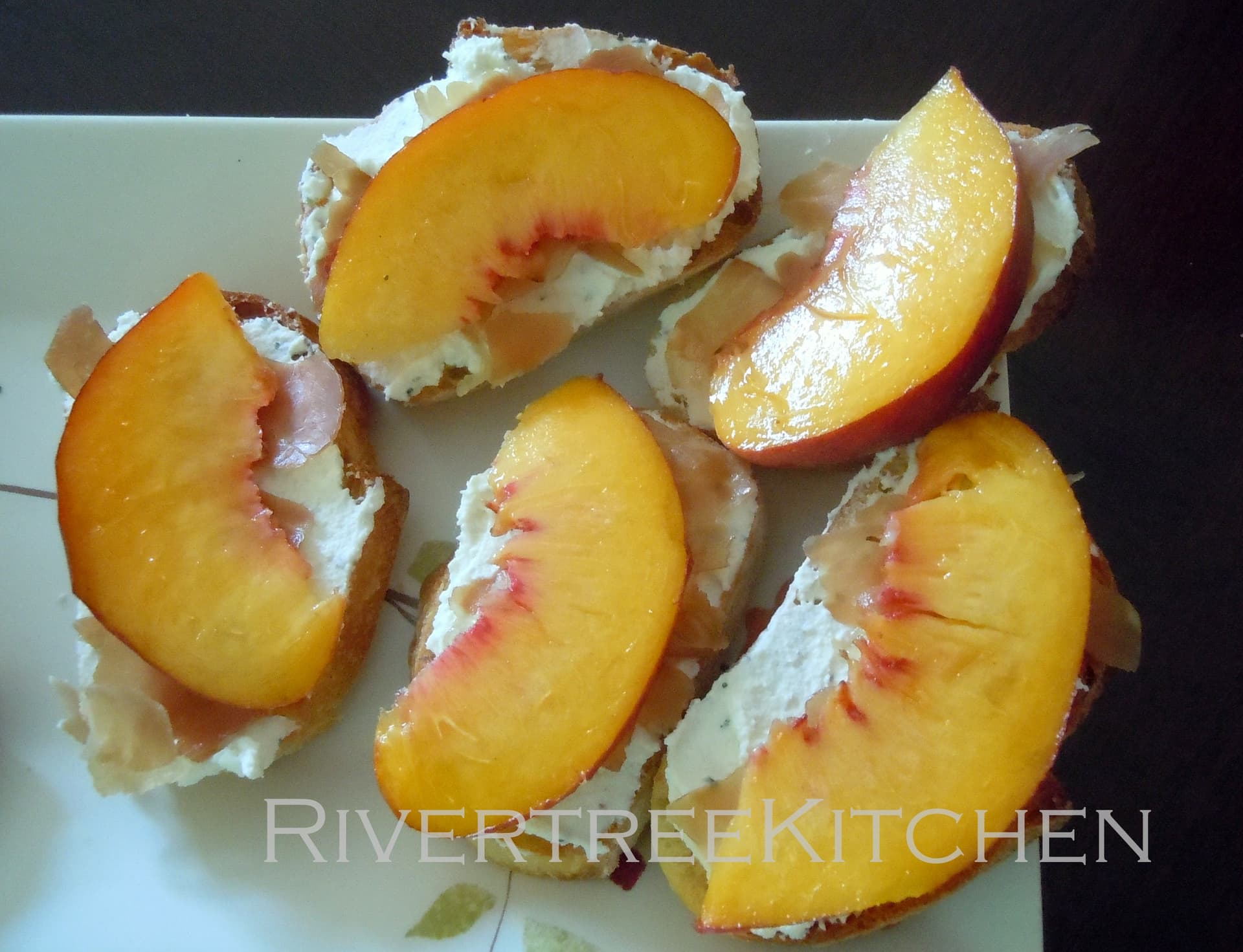 Peach-Prosciutto Crostini
