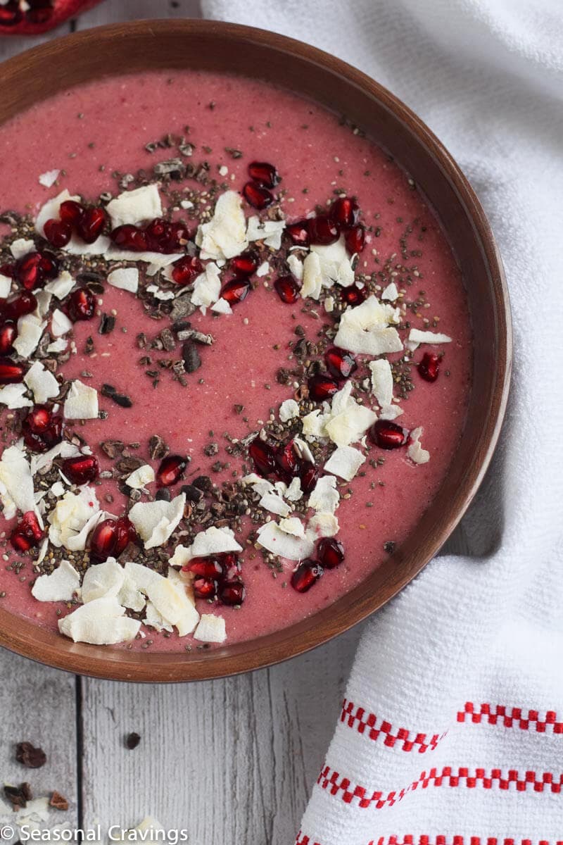 Pomegranate Smoothie Bowl