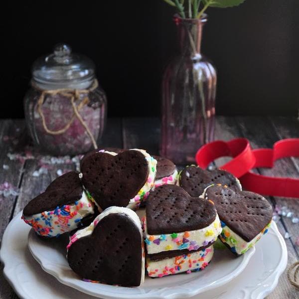 Cupid’s Ice Cream Sandwiches