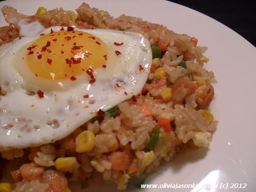 Korean Saewoo Bokkeumbap (Shrimp Fried Rice) 