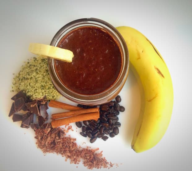 CHOCOLATE BANANA MORNING BUZZ SMOOTHIE