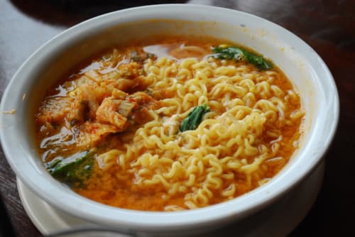 Kimchi Ramen Noodle Recipe (김치라면)