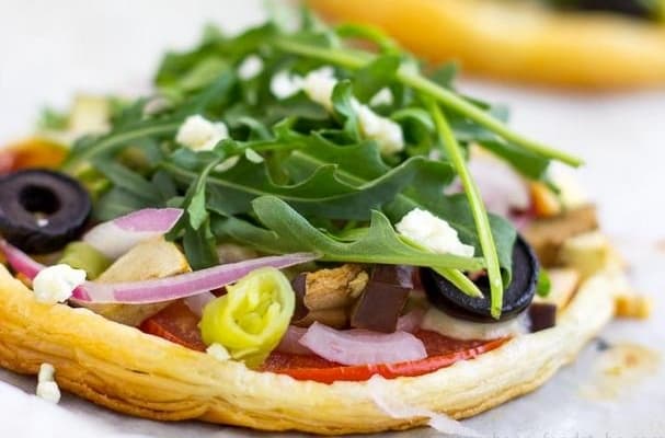 Mini Vegetarian Puff Pastry Pizzas