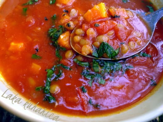 Tomato and lentil soup