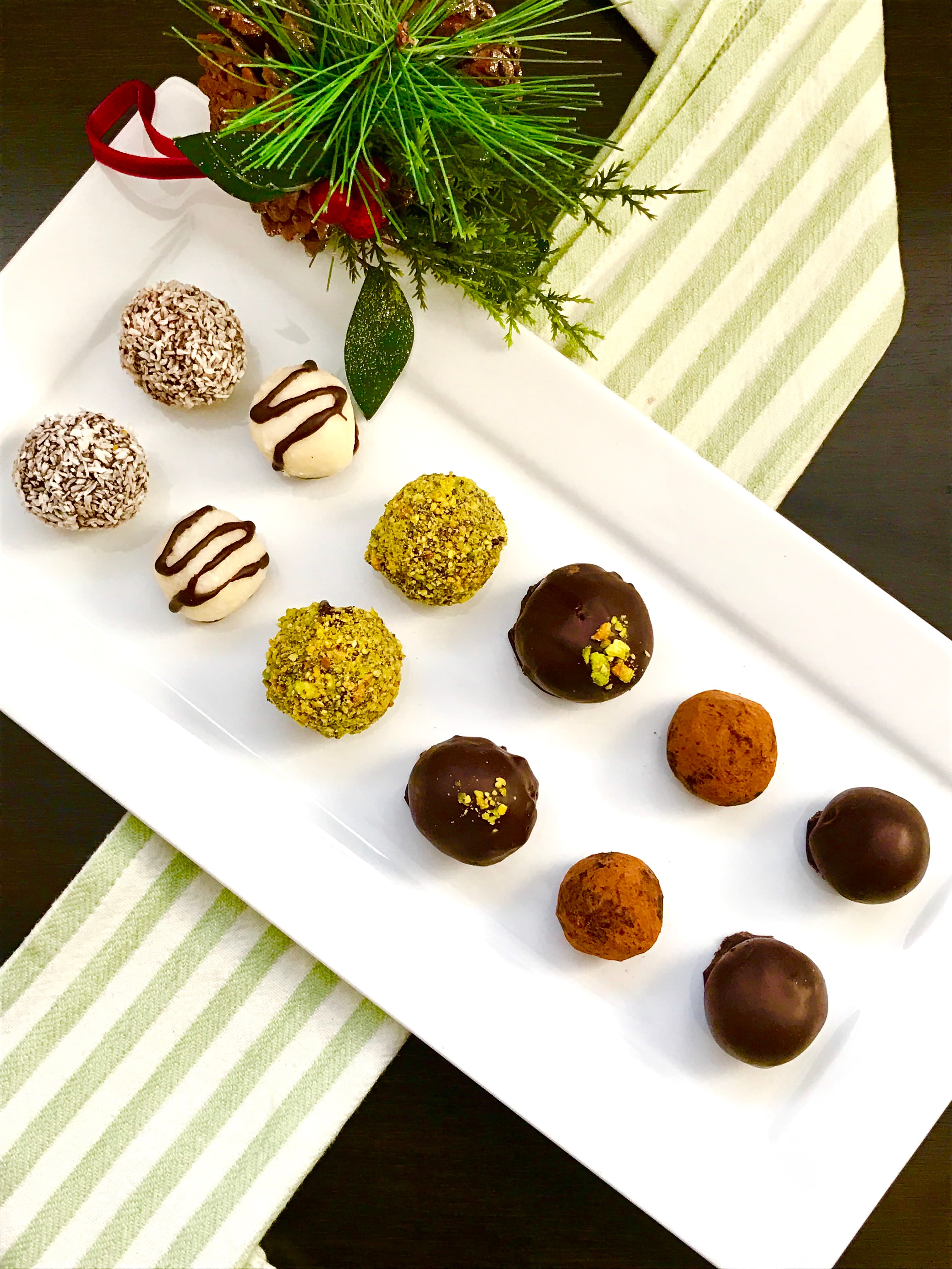Christmas Raw Vegan Chocolate Truffles