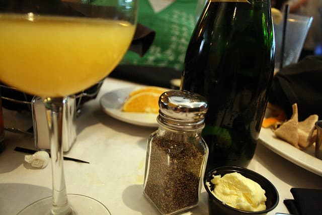 Picking a Sparkling Wine for Mimosas