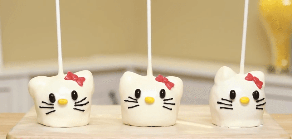 Hello Kitty Caramel Apples