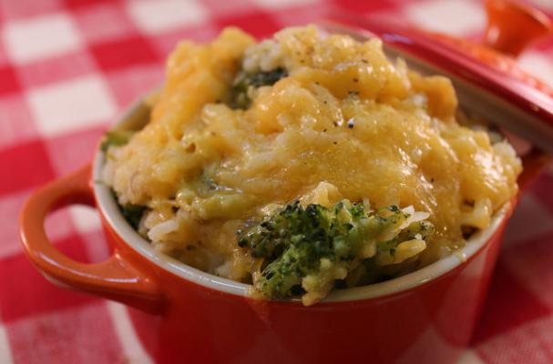  Cheesy Chicken and Rice Casserole with Broccoli