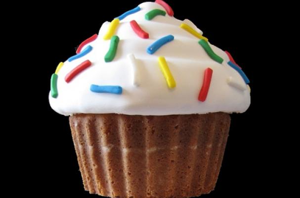 TSA Agent Confiscates Cupcake