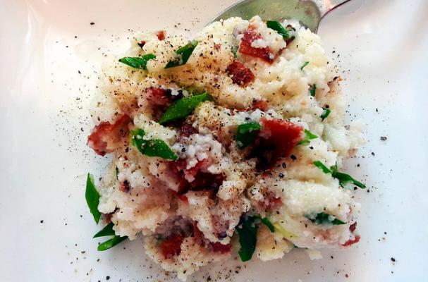 Creamy Vegan Grits with "Bacon" and Green Onion