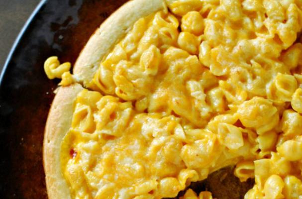 Comforting Mac 'n' Cheese Pizza