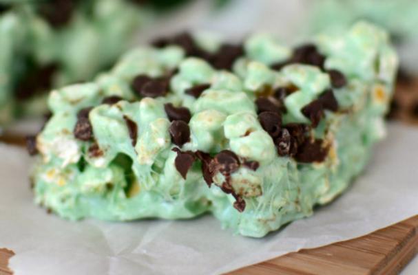 Easy Snack Recipe: Mint Chocolate Chip Popcorn Treats