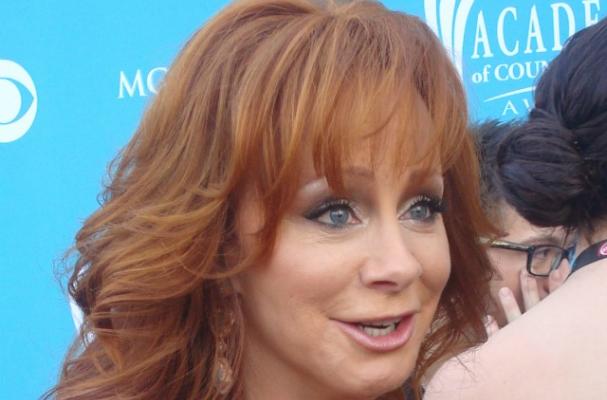 Reba McEntire Donates 200,000 Meals to Oklahoma Food Bank