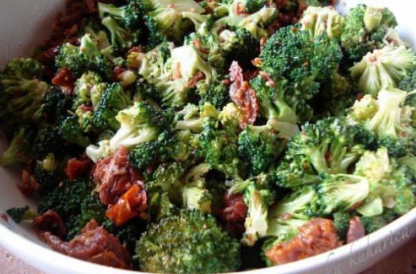 Broccoli Salad with Crisp Bacon Bits