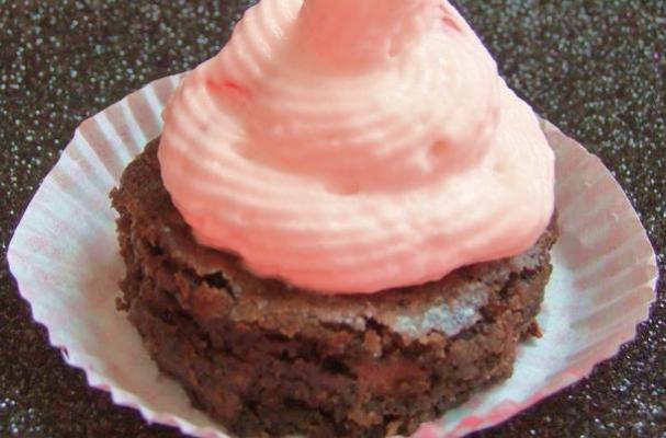 Bite sized brownies with cherry mousse