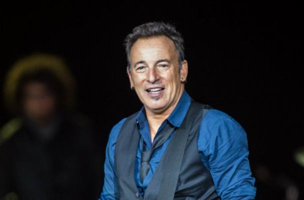 http://en.wikipedia.org/wiki/File:Bruce_Springsteen_-_Roskilde_Festival_2012.jpg