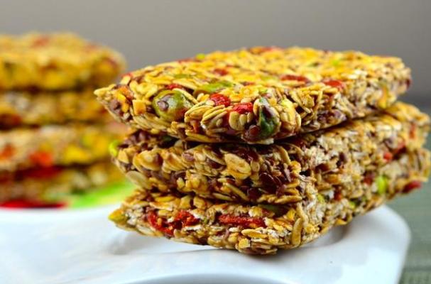 Goji Berry & Pistachio Granola Bars