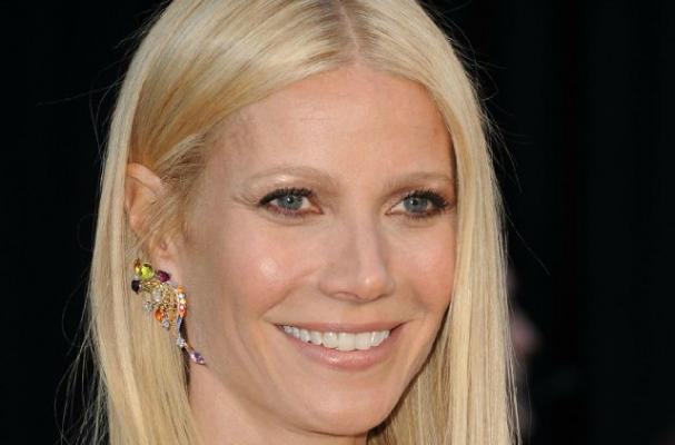 Gwyneth Paltrow Celebrates Thanksgiving in London