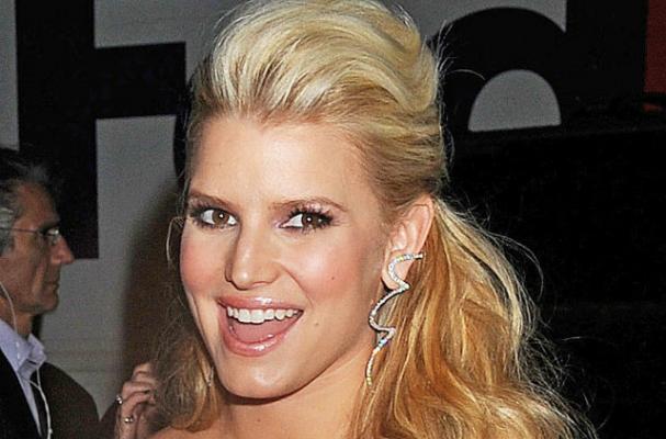 Jessica Simpson Celebrates Birthday With Backyard Dinner Party