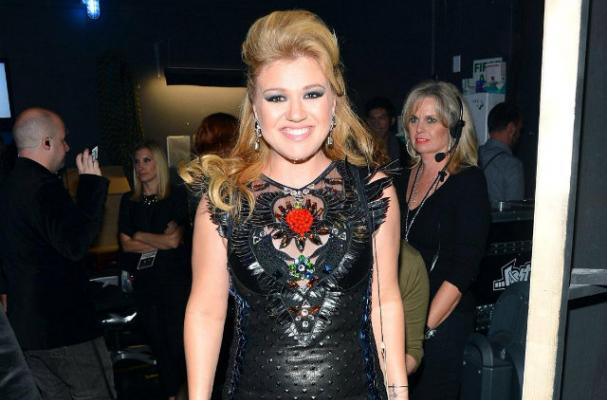 Mixologist Creates 'Stronger' Cocktail for Kelly Clarkson