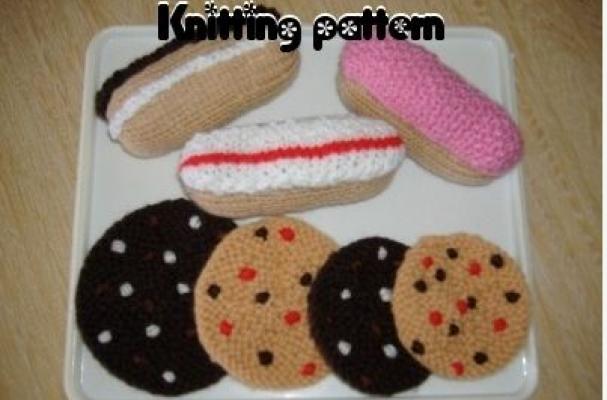 Knitted cookie pattern