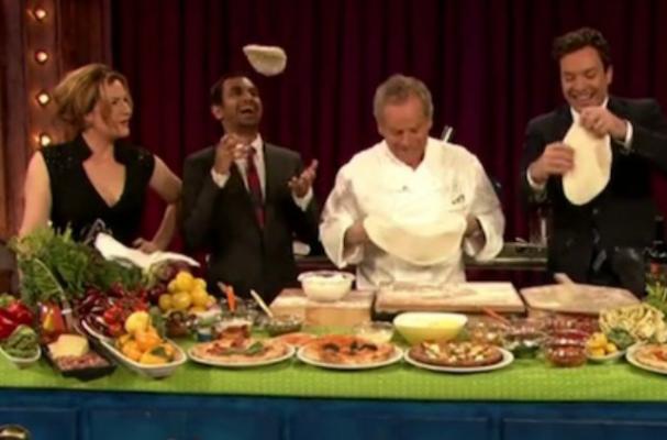 Wolfgang Puck, Aziz Ansari and Jimmy Fallon Make Pizza Together