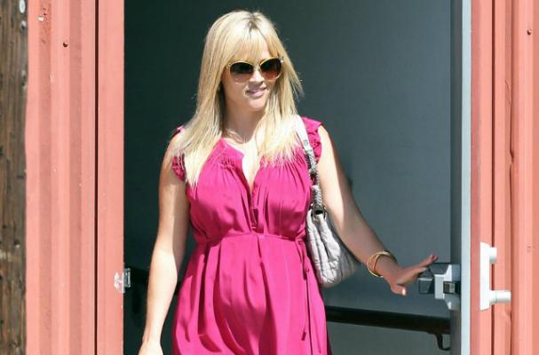 Reese Witherspoon Has Dessert First While Dining in Atlanta