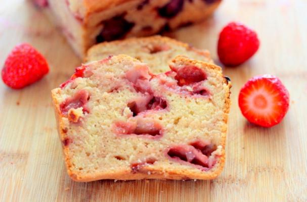 Foodista | Wheatless Wednesdays: Gluten-Free Strawberry Bread